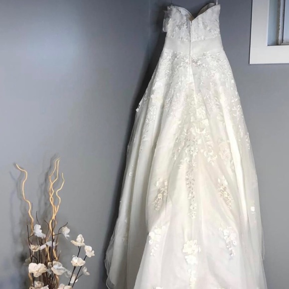 Ivory Wedding Dress: David Tutera - “Hillary” - Picture 4 of 7